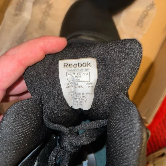 Never worn Reebok work boots - Picture 4 of 4